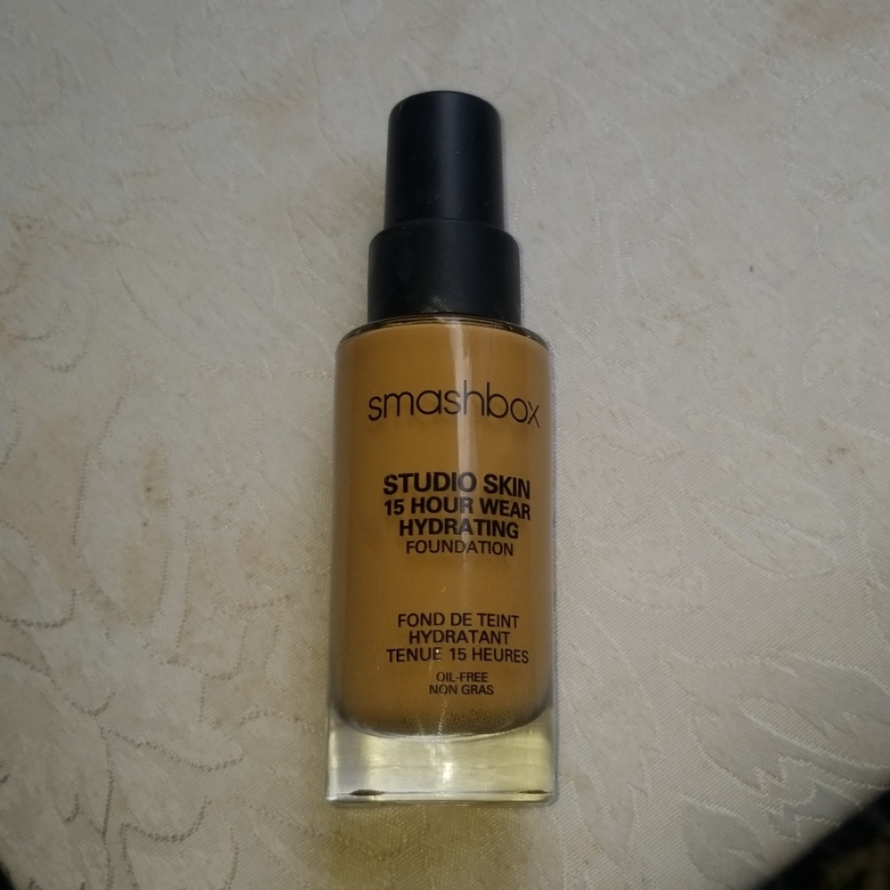Smashbox studio skin foundation